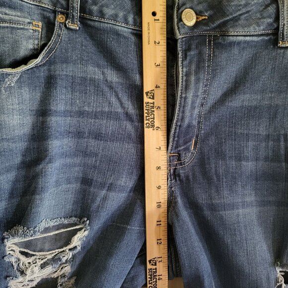 Maurices Mid Rise Jeans Women's Plus Size 22W Distressed Floral Patch Cropped - Picture 4 of 9